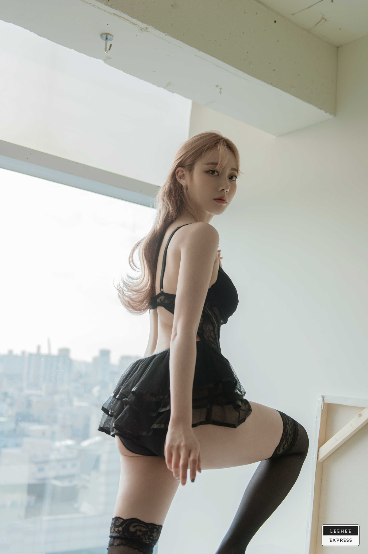 Jeong-Ah-정아-LEEHEE-EXPRESS-LEDG-177A-Set01-04-11