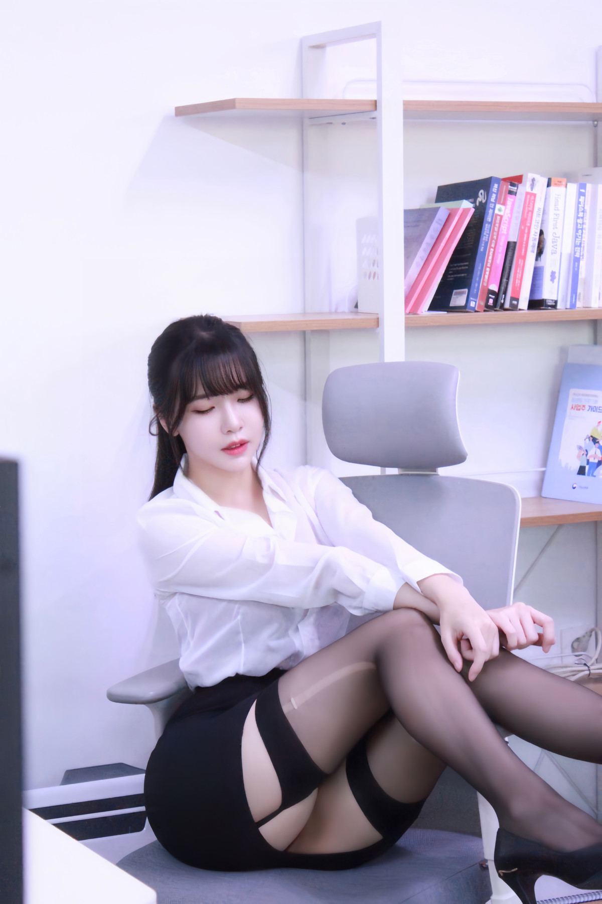 Lee-Ahrin-이아린-LIKEY-Web-Pictorial-Set02-11-13