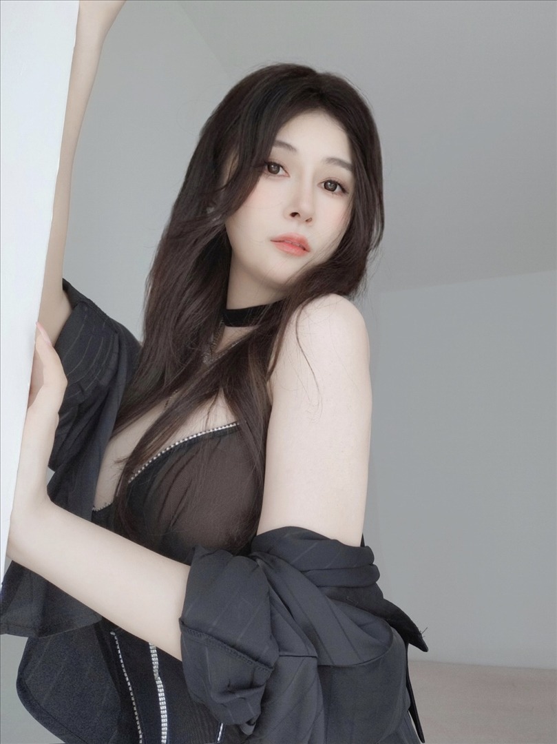 白银81---23年09月Fantia订阅-24套-214P12V-61203-MB-20240901m-09-02