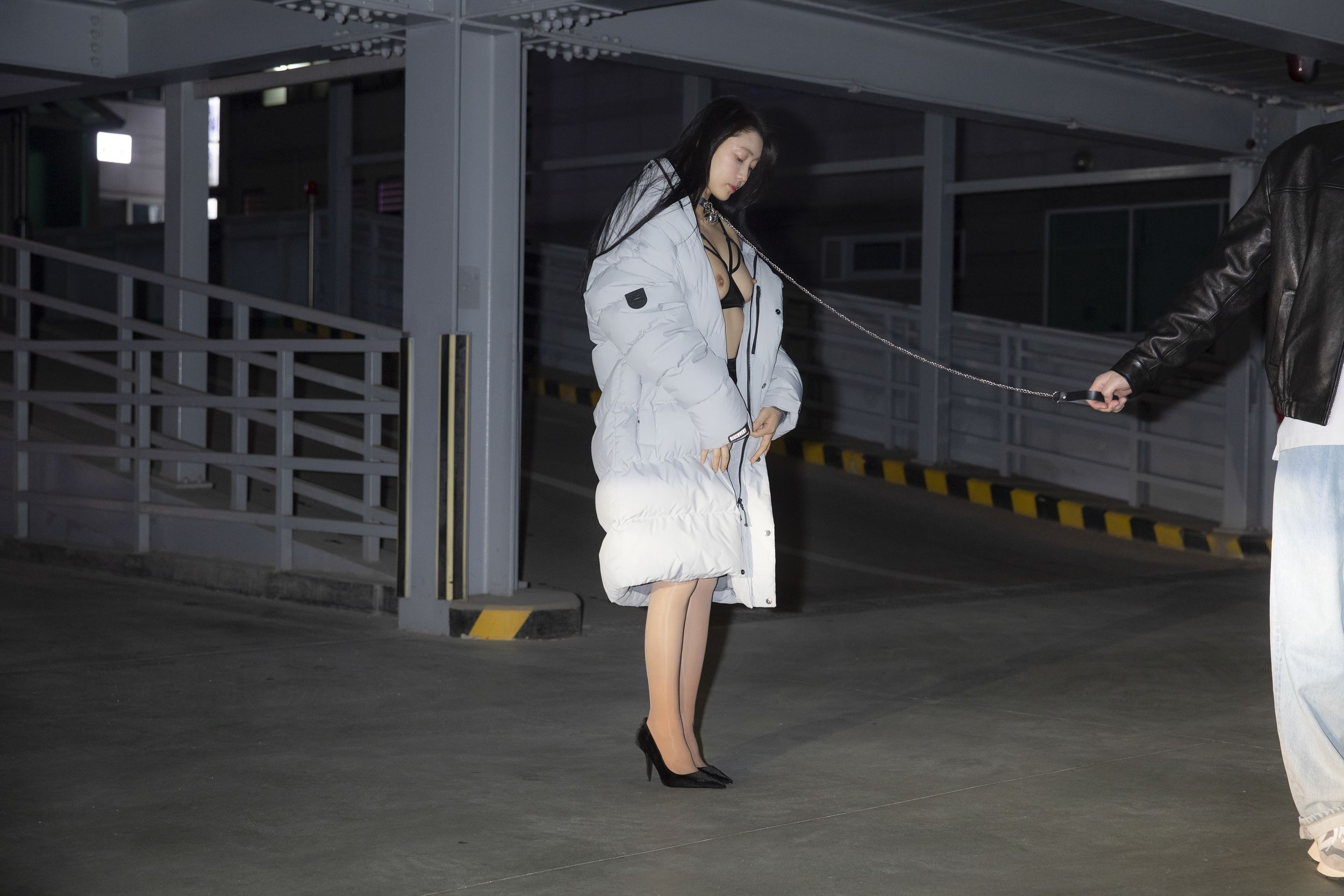 BUNNY-Lee-Ha-Kim---A-lady-in-the-office-S4---Weakness-86P-08-22