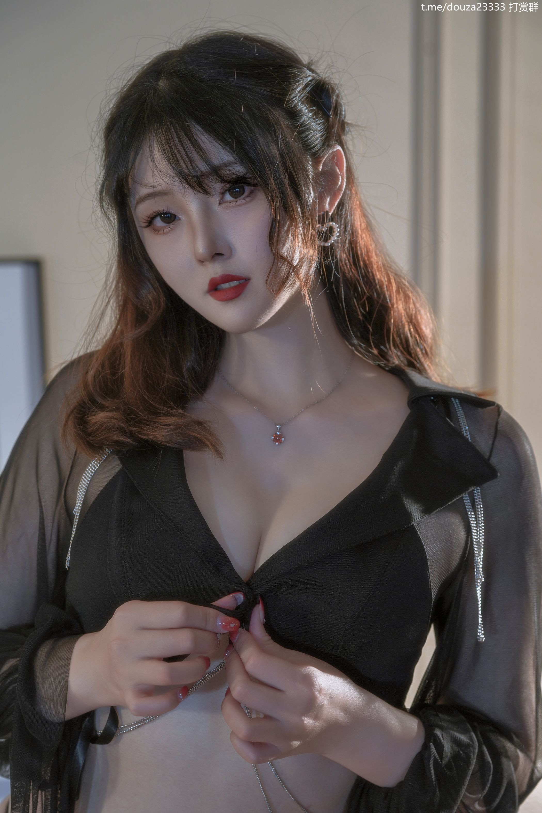 夏夏子-私房36Natsuko朦胧OL5月1打赏群资源-05-01