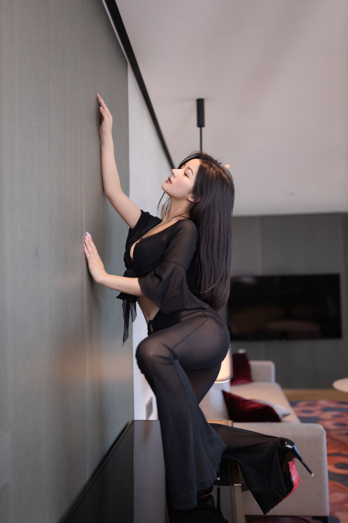 谭小灵---黑色蕾丝透视装80P-928M-07-24