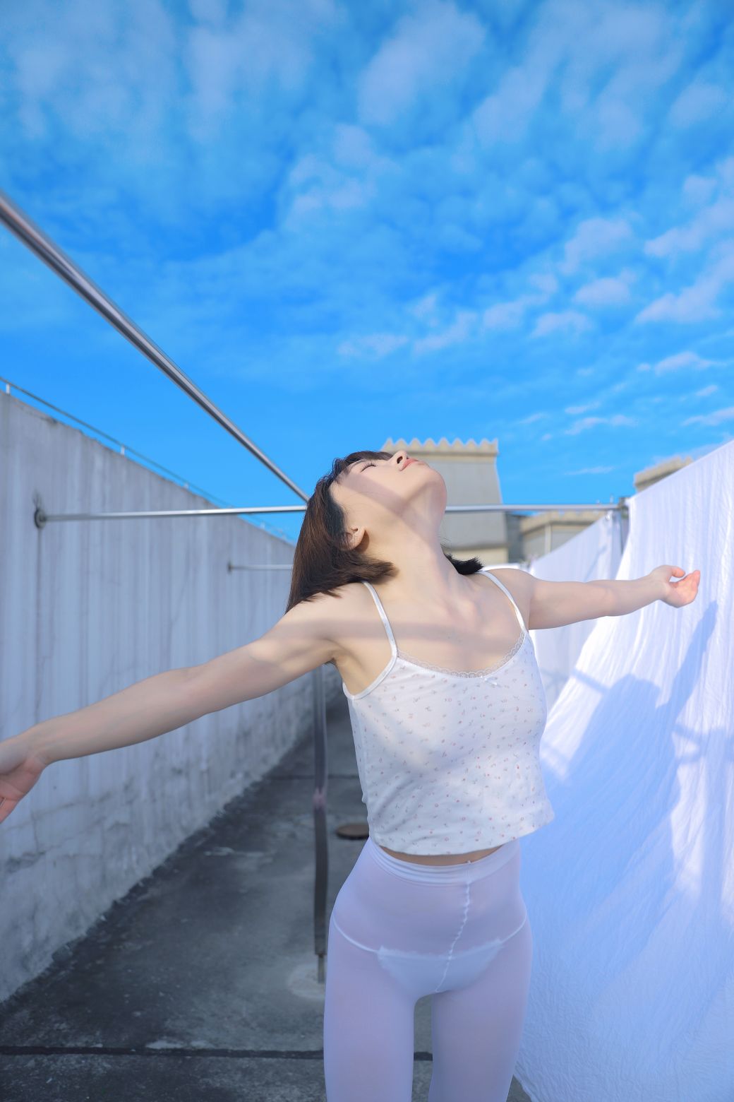 晓晓可可爱---9月-天台-112P-151G-04-09