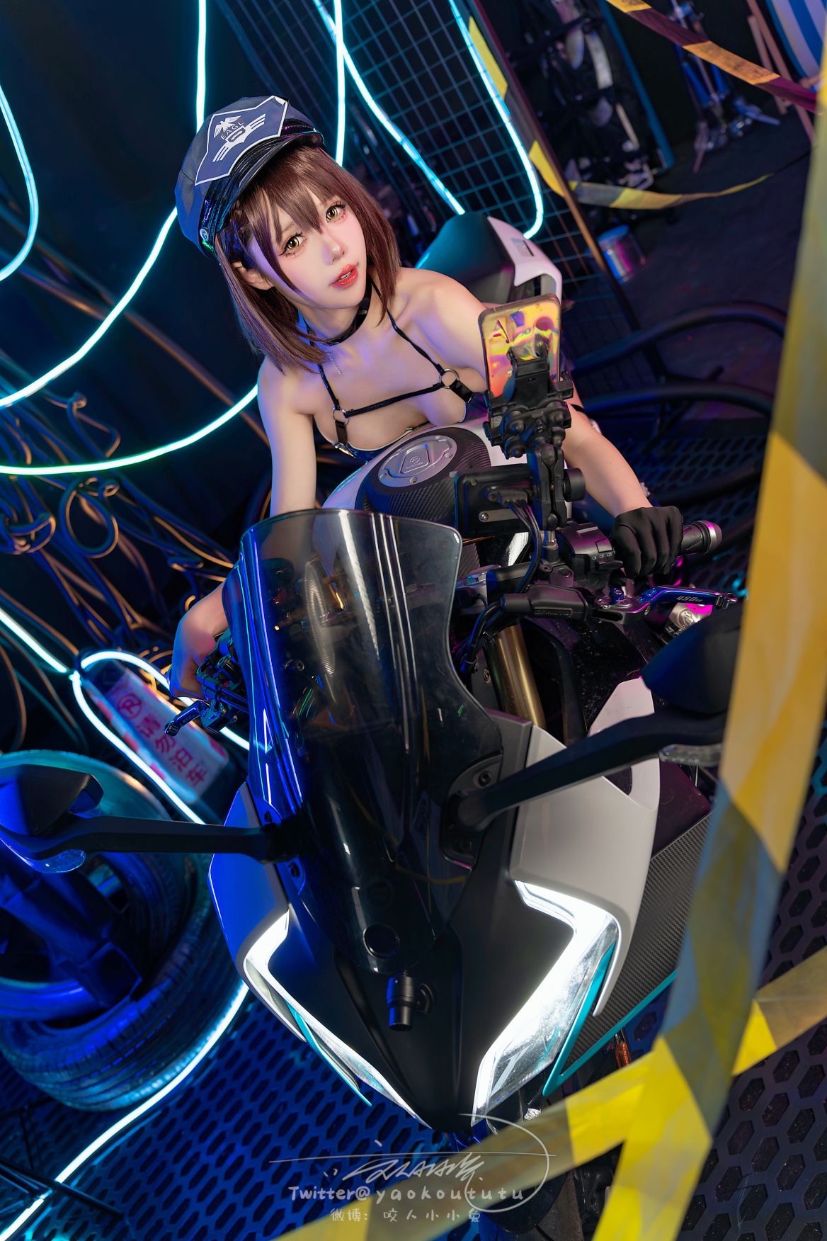 咬一口兔娘-十二月作品迅疾的蓝星-巴尔的摩76P1V-Abracadabra-01-30