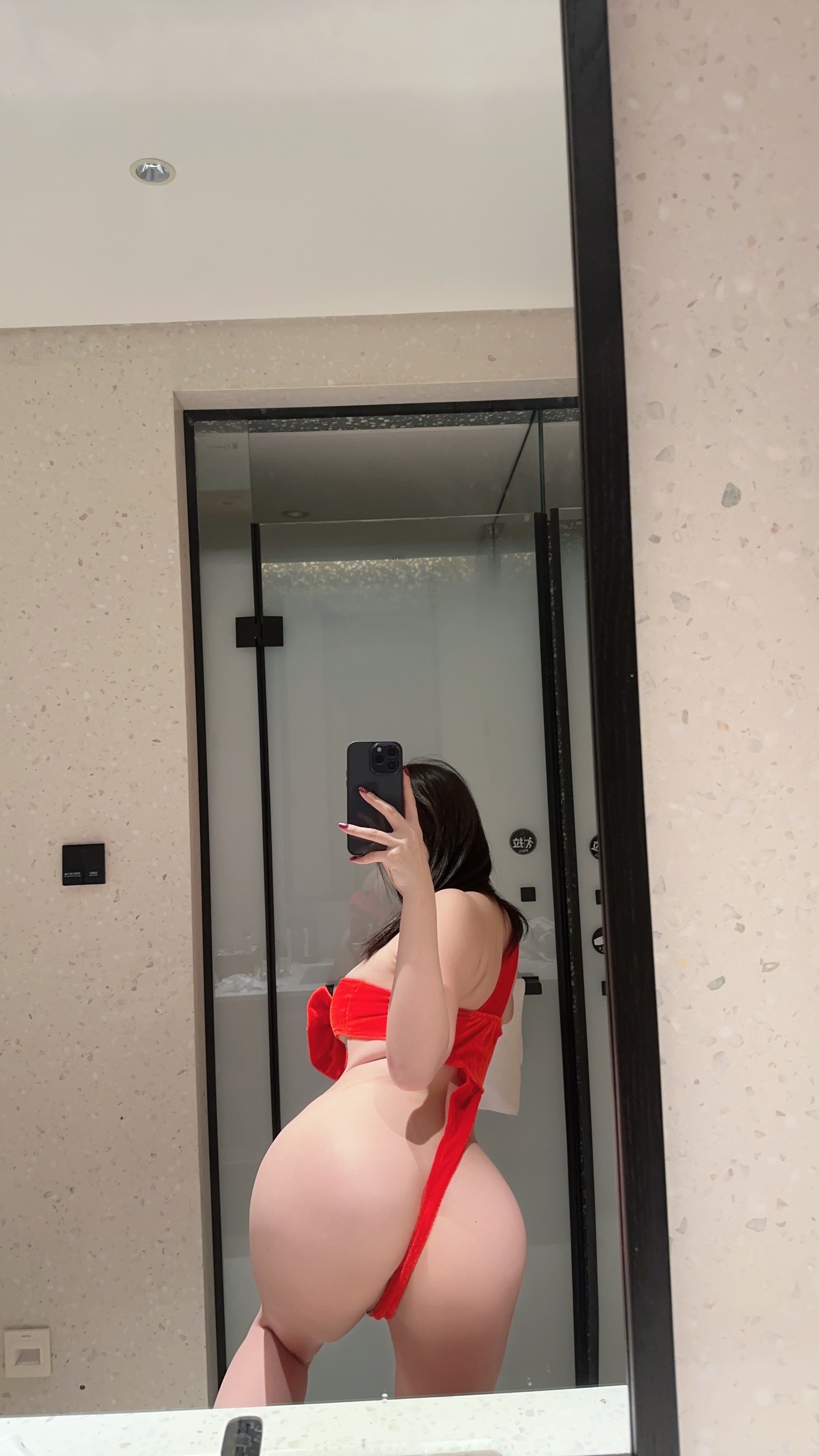 奶宝妹纸-红色束缚-02-12-2